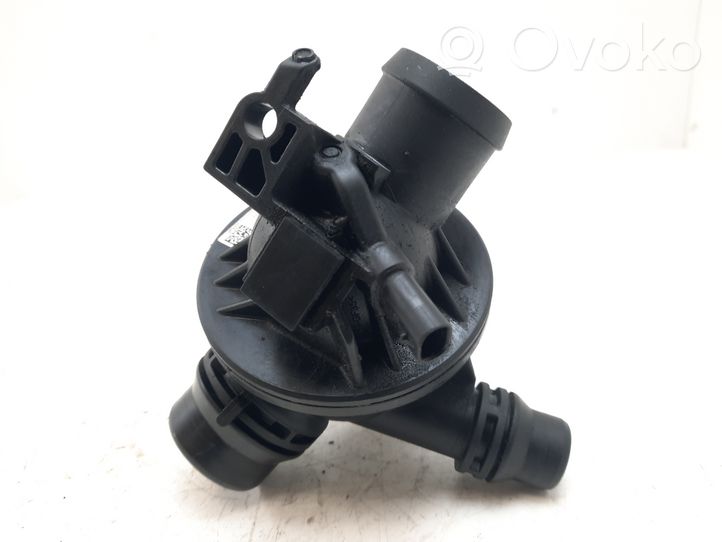 BMW 6 F12 F13 Termostat / Obudowa termostatu 7605431