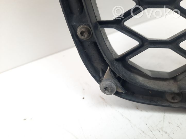 Audi RS6 C6 Griglia superiore del radiatore paraurti anteriore 4F0853651AL