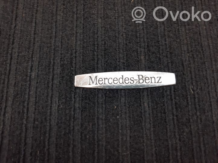 Mercedes-Benz E W212 Kilimėlių komplektas A2126802748