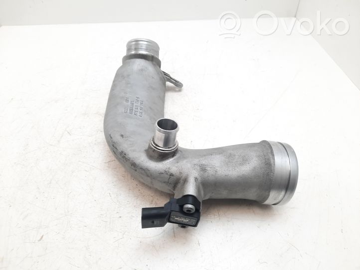 Audi RS6 C6 Tube d'admission de tuyau de refroidisseur intermédiaire 07L145728E