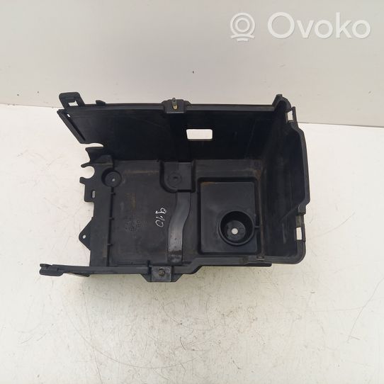 Mazda 3 I Support boîte de batterie BP4K56040