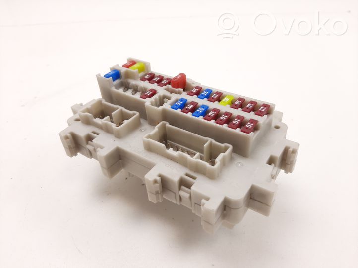 Nissan Navara D40 Fuse module 1052918