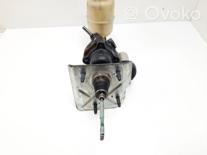 Hummer H2 Master brake cylinder 18047462