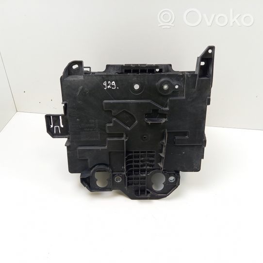 Renault Clio III Support boîte de batterie 8200314273