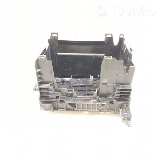 Renault Clio III Support boîte de batterie 8200314273