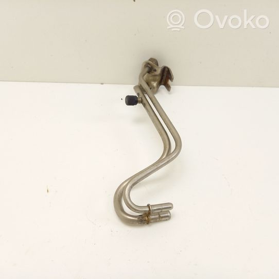 Chevrolet Tahoe Fuel line pipe R61396