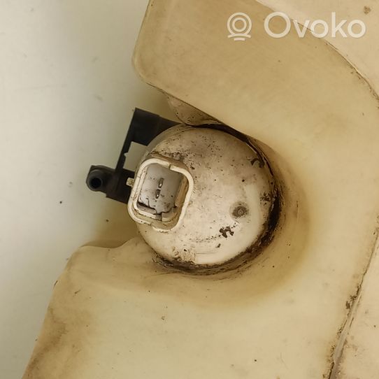 Opel Vivaro Windshield washer fluid reservoir/tank 8200207532