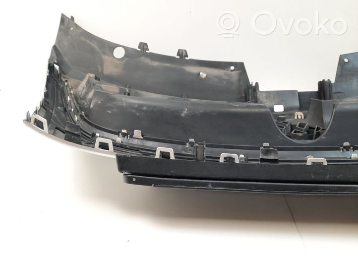 Volkswagen PASSAT CC Griglia superiore del radiatore paraurti anteriore 3C8853651