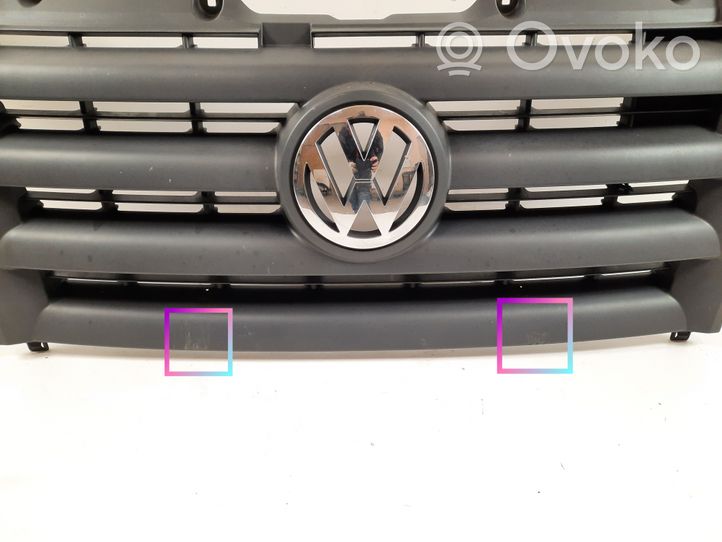 Volkswagen Crafter Front bumper upper radiator grill 2E0853653