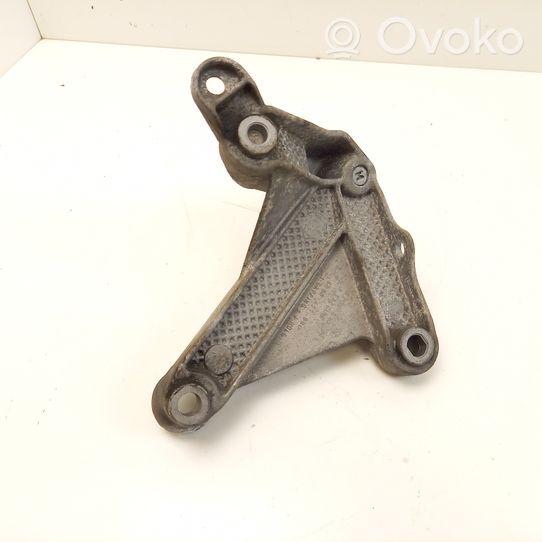 Dacia Sandero Gearbox mounting bracket 8200457080