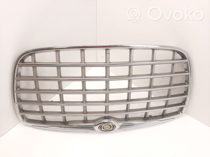 Chrysler 300 - 300C Etupuskurin ylempi jäähdytinsäleikkö 04806455AA