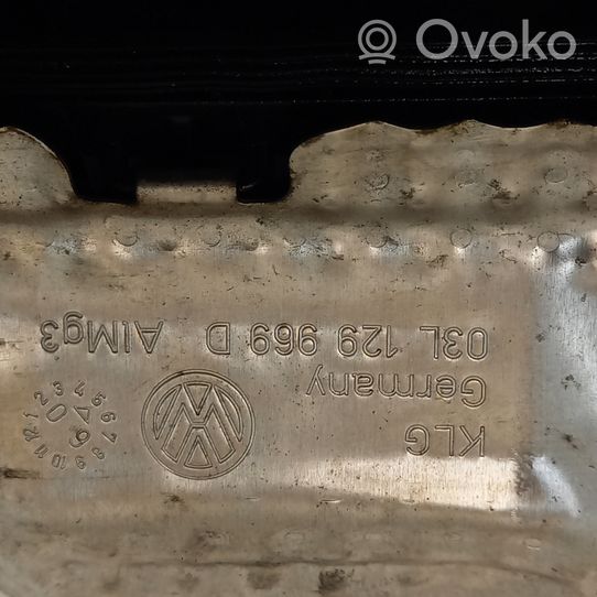 Volkswagen PASSAT B6 Pokrywa zaworów 03L103483