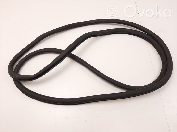 Volkswagen Touareg I Rear door rubber seal (on body) 7L0867365G