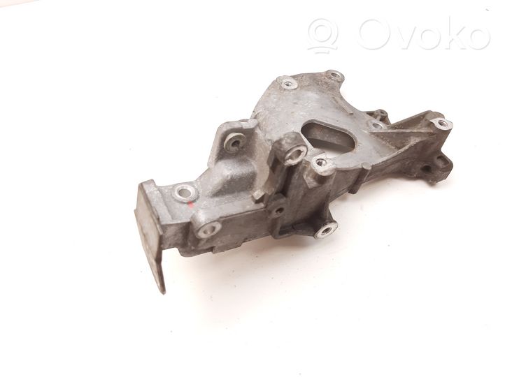 Fiat Freemont Support de générateur / alternateur 04627138AA