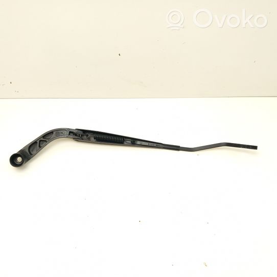 Nissan Navara D23 Front wiper blade arm H68GY03