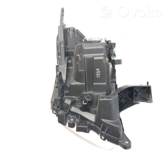 Nissan Navara D23 Phare frontale 01HCR01102A