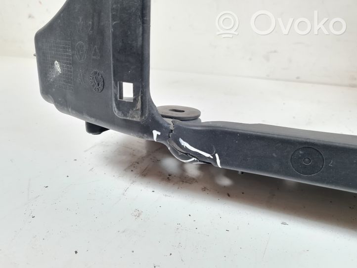 Volkswagen PASSAT B7 Support de radiateur sur cadre face avant 3AA805588D