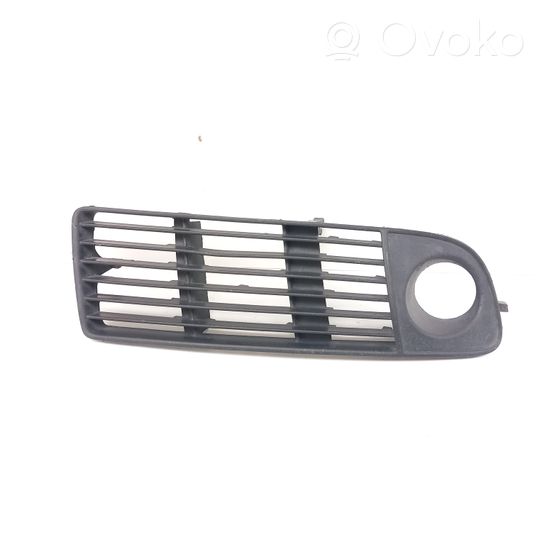 Audi A6 S6 C5 4B Grille antibrouillard avant 4B0807682M