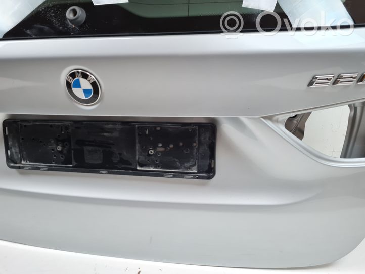 BMW 2 F46 Tylna klapa bagażnika 