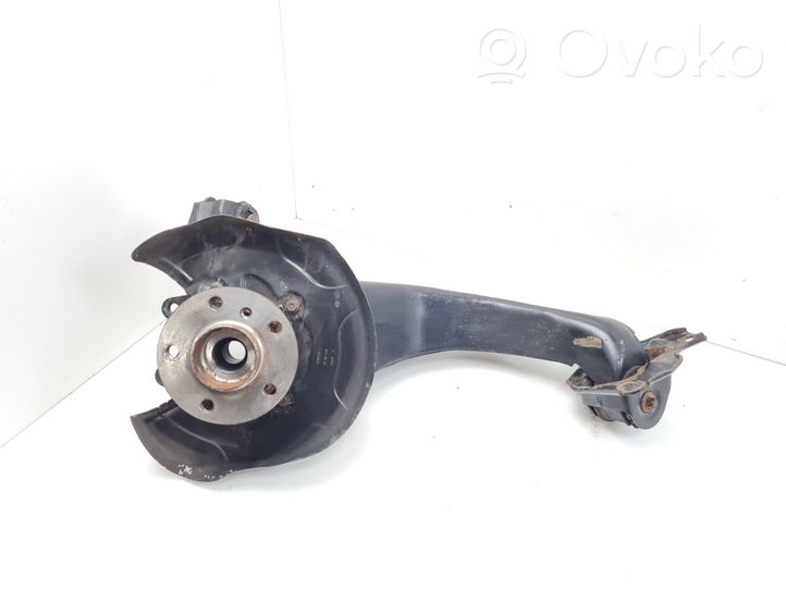 BMW 2 F46 Cubo de rueda trasera 6851579