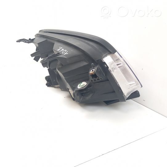 Chevrolet Trax Lampa przednia 95269102