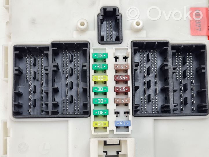 BMW 2 F46 Module de fusibles 9387223