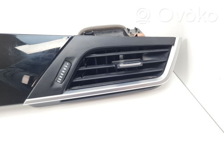 BMW 2 F46 Moldura del panel (Usadas) 9319574