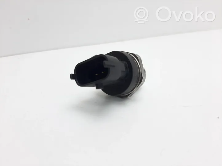 Volvo V60 Fuel pressure sensor 0281002995