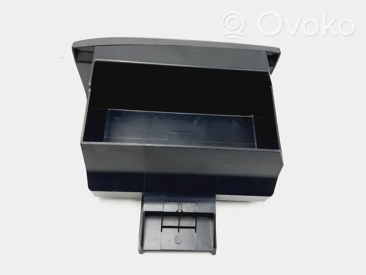 Volkswagen Amarok Glove box central console 