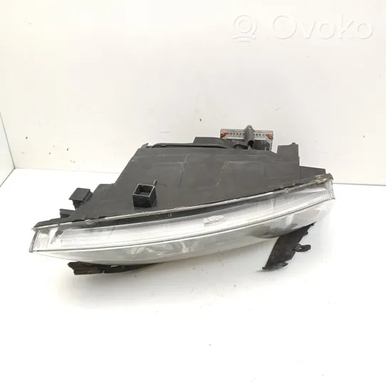 Ford Mondeo Mk III Lampa przednia 1305235545