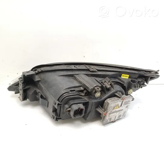 Ford Mondeo Mk III Lampa przednia 1305235545