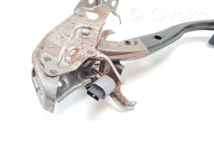 Toyota Prius (XW50) Brake pedal 8951047040