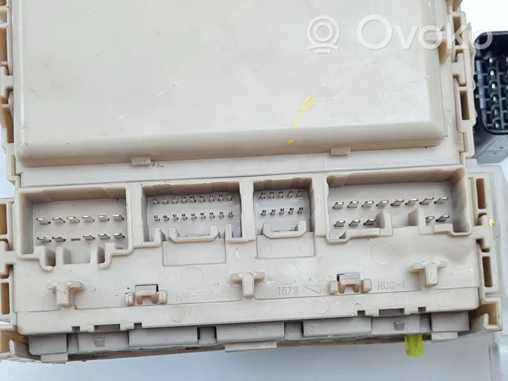 Toyota Verso Module de fusibles 827300FA30