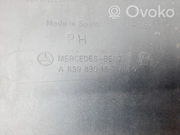 Mercedes-Benz Vito Viano W639 Coin de pare-chocs arrière A6398801571