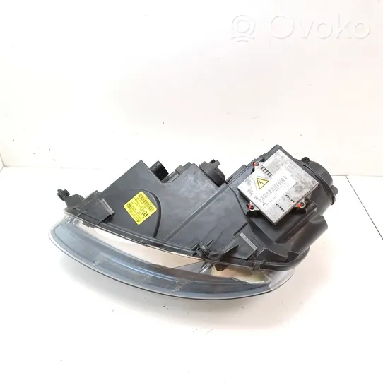 Volkswagen Golf V Lampa przednia 1K6941032