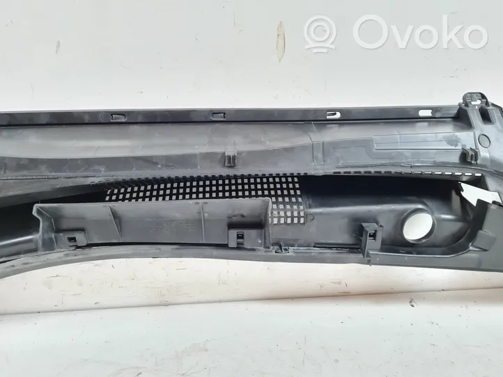 Toyota Prius (XW50) Rivestimento del tergicristallo 5578147200