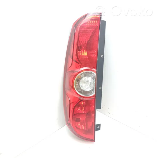 Opel Combo D Feux arrière / postérieurs 00519248470