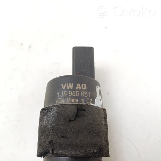 Volkswagen Transporter - Caravelle T5 Pompe de lave-glace de pare-brise 1J5955651