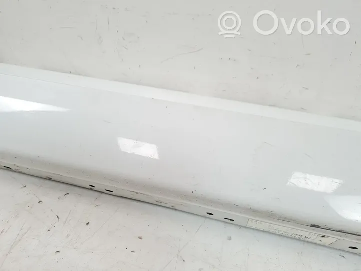 BMW 2 F22 F23 Sill 93120421