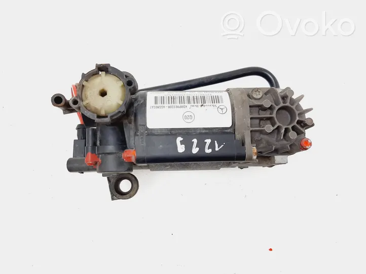 Mercedes-Benz CLS C219 Ilmajousituksen kompressoripumppu 4430201901