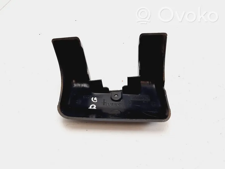 Iveco Daily 35 - 40.10 Rivestimento della portiera di carico (modanatura) 500330152