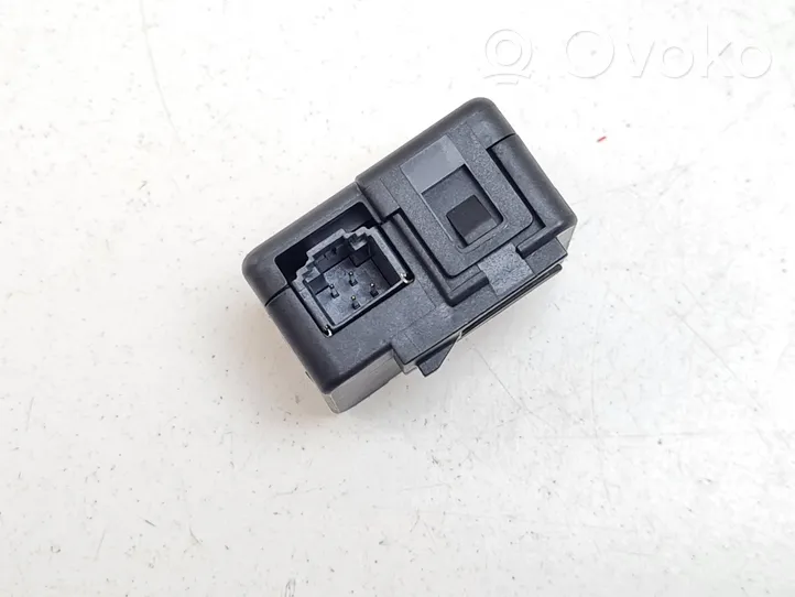 Tesla Model S Câble adaptateur AUX 168190400A