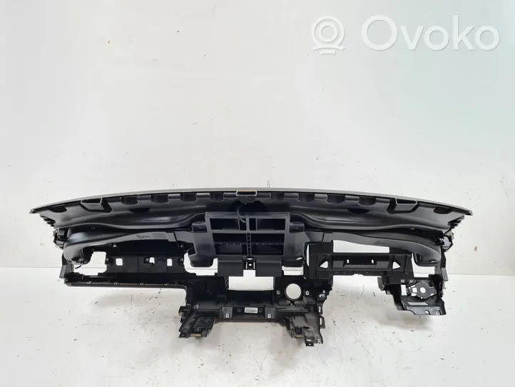 Volkswagen Touareg II Tableau de bord 7P1857001G