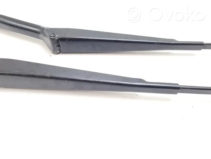 Volkswagen Transporter - Caravelle T4 Front wiper blade arm 701955410A