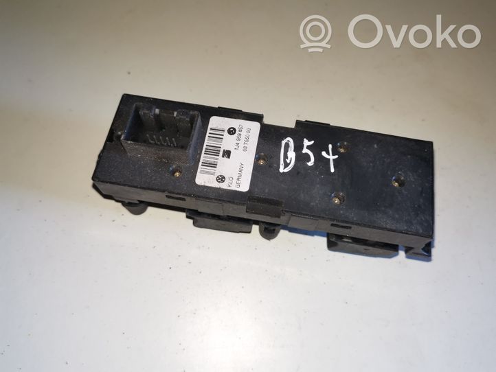 Volkswagen PASSAT B5.5 Interruttore di controllo dell’alzacristalli elettrico 1J4959857