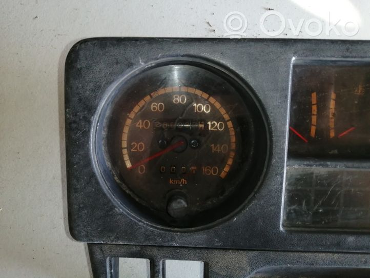 Mitsubishi Pajero Compteur de vitesse tableau de bord MB386588