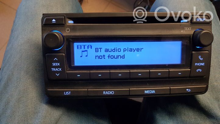 Toyota Avensis T270 Radio / CD/DVD atskaņotājs / navigācija 8612005240
