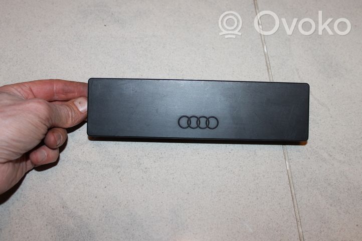 Audi A6 S6 C4 4A Cadre, panneau d'unité radio / GPS 4B0035231A