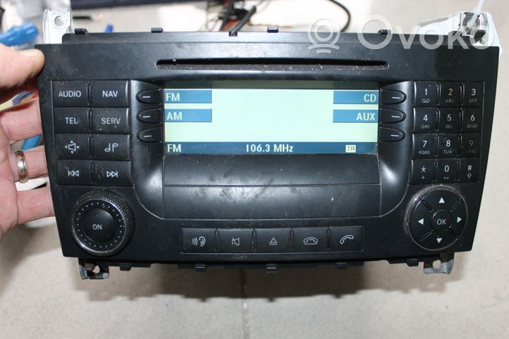 Mercedes-Benz C W203 Unidad delantera de radio/CD/DVD/GPS A2038274142