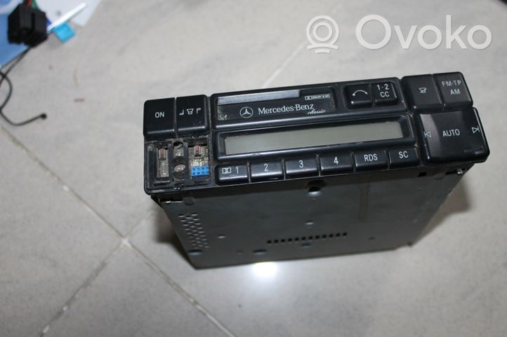 Mercedes-Benz E W124 Radio/CD/DVD/GPS-pääyksikkö 0038206286